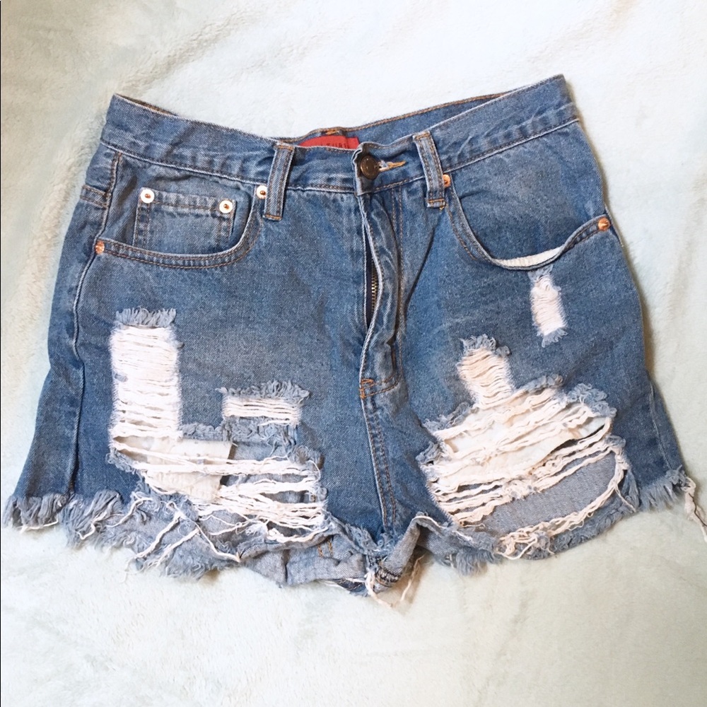 Signature 8 Distressed Shorts